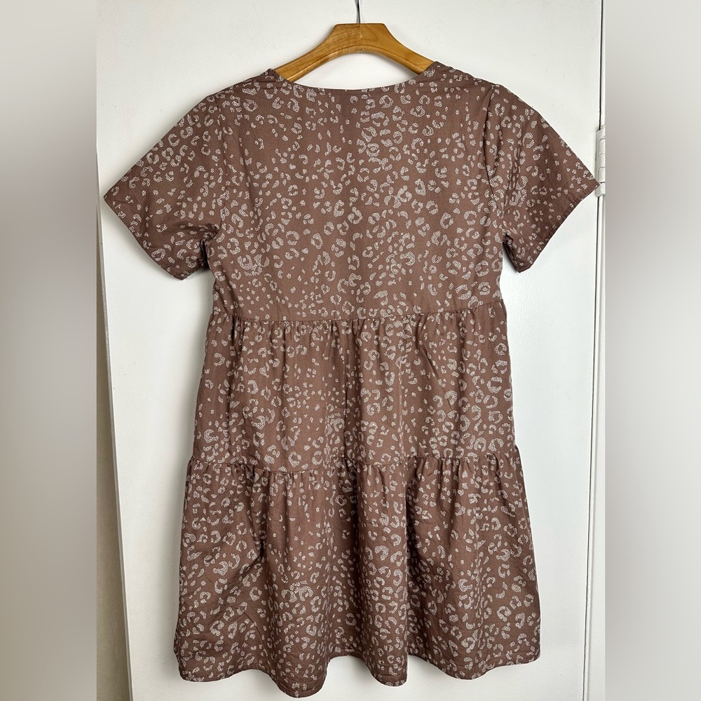 A New Day Tiered Dress Women XS Short Sleeve Pockets Brown Leopard Print Peasant - Picture 2 of 8